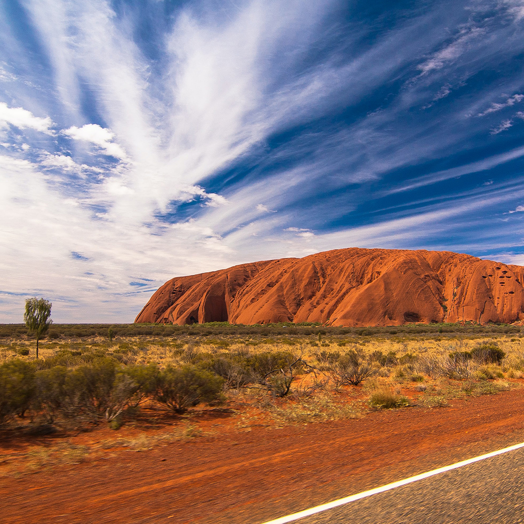 Australie-Voyage-de-noces-Uluru-montagne