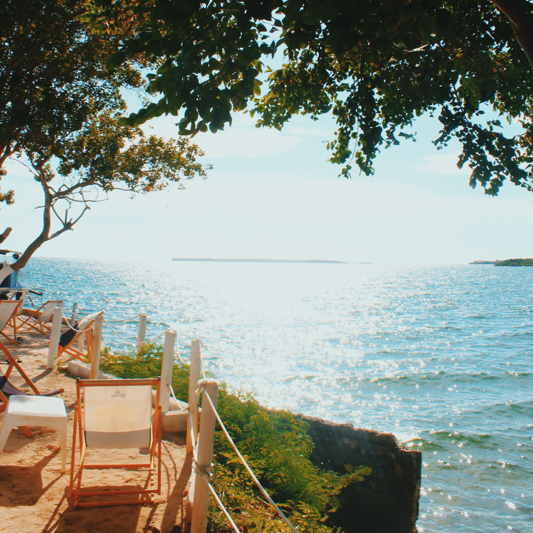 polynesie-francaise-voyage-de-noces-tahiti-plage-chaise